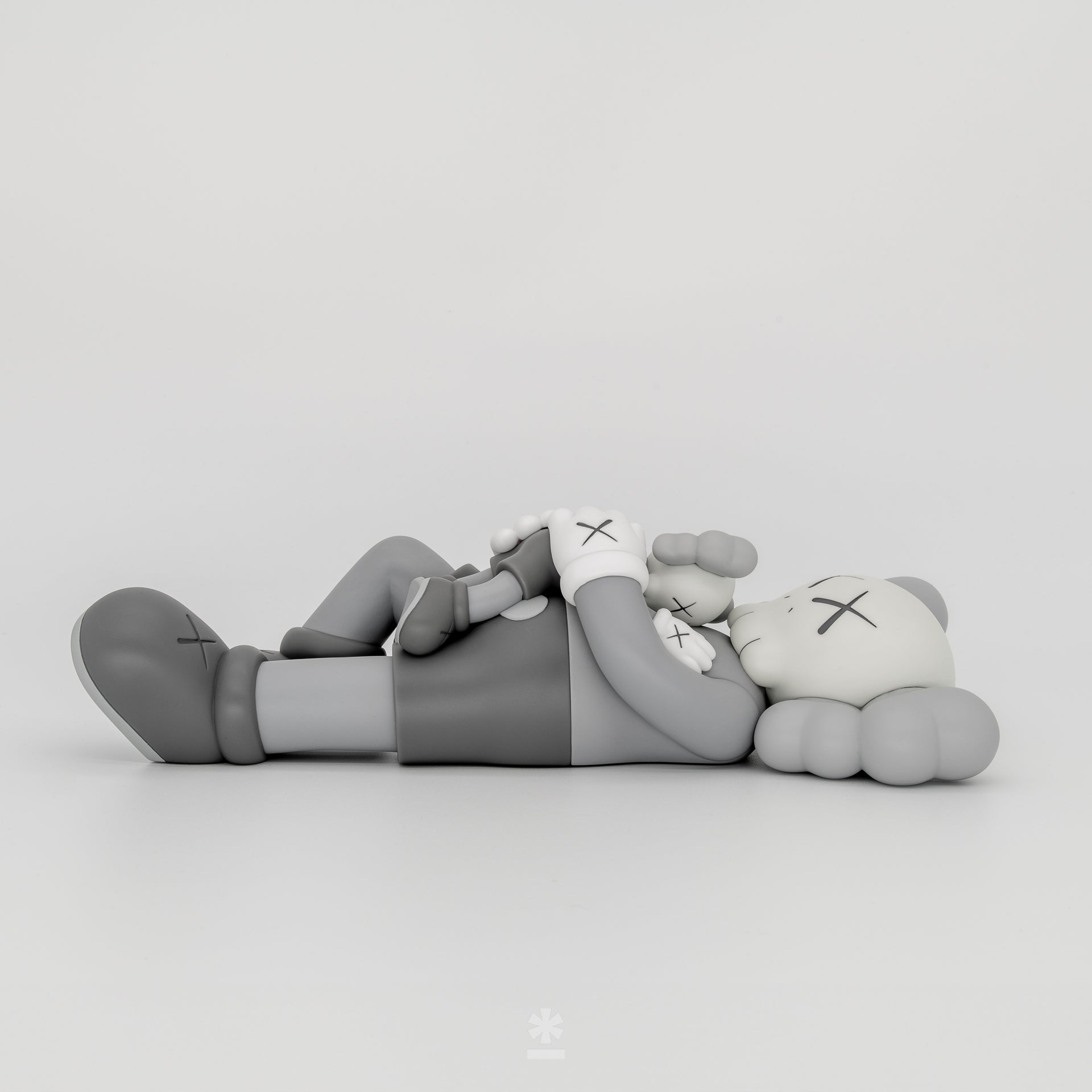 KAWS:HOLIDAY Singapore (Grey) – Things Gallery